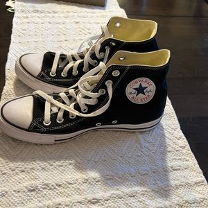 Women’s size 9 converse high tops.
